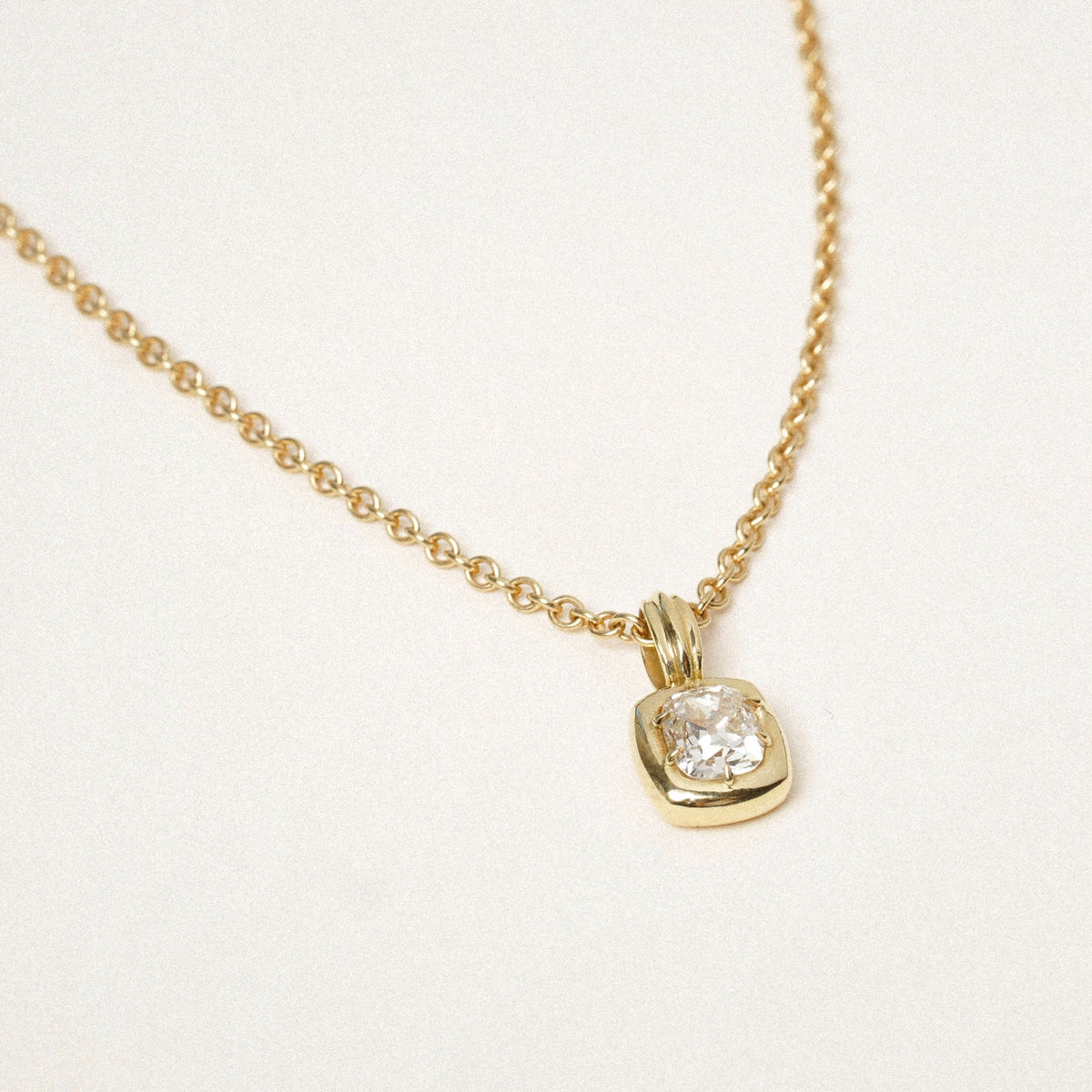 Flourish Diamond Pendant in 18K Yellow Gold