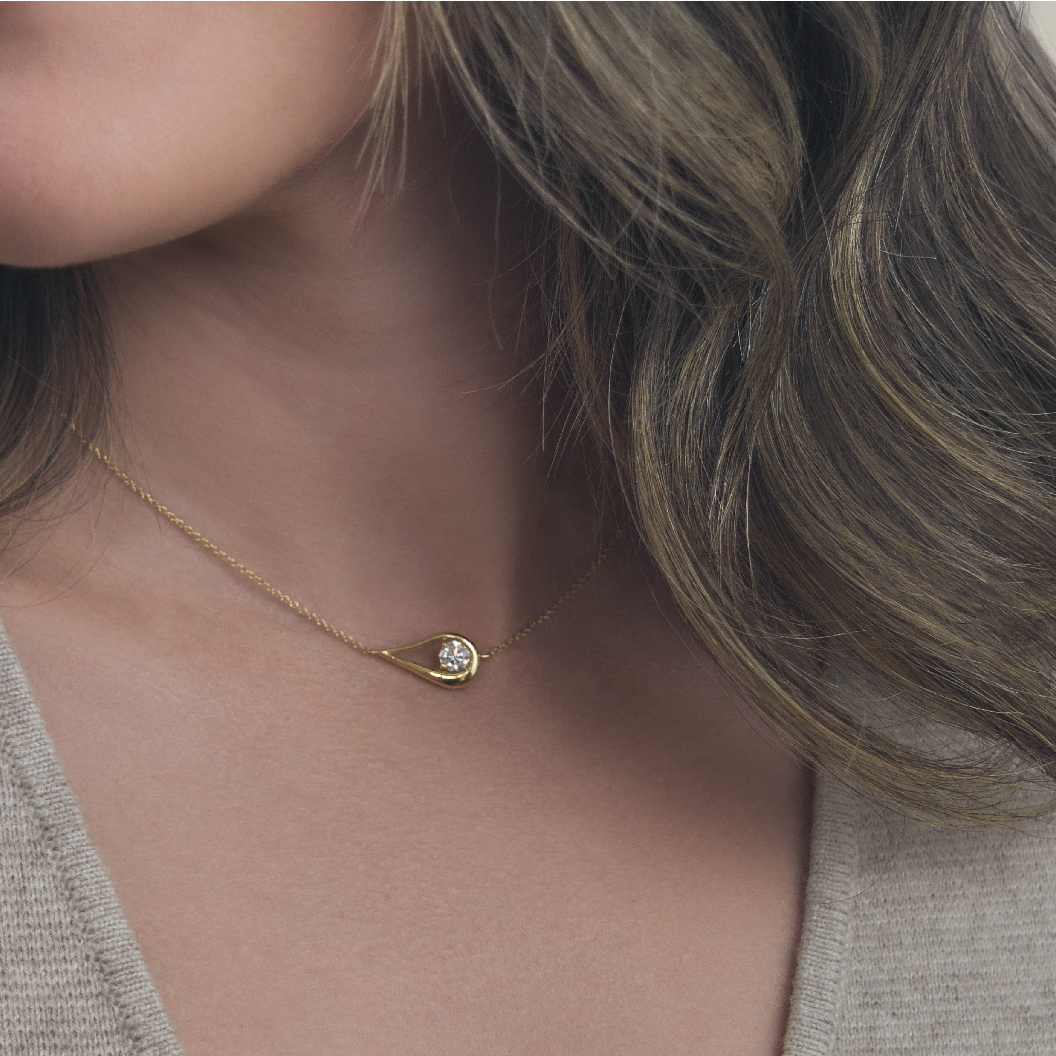 Harp Éclat Diamond Necklace in 18K Gold