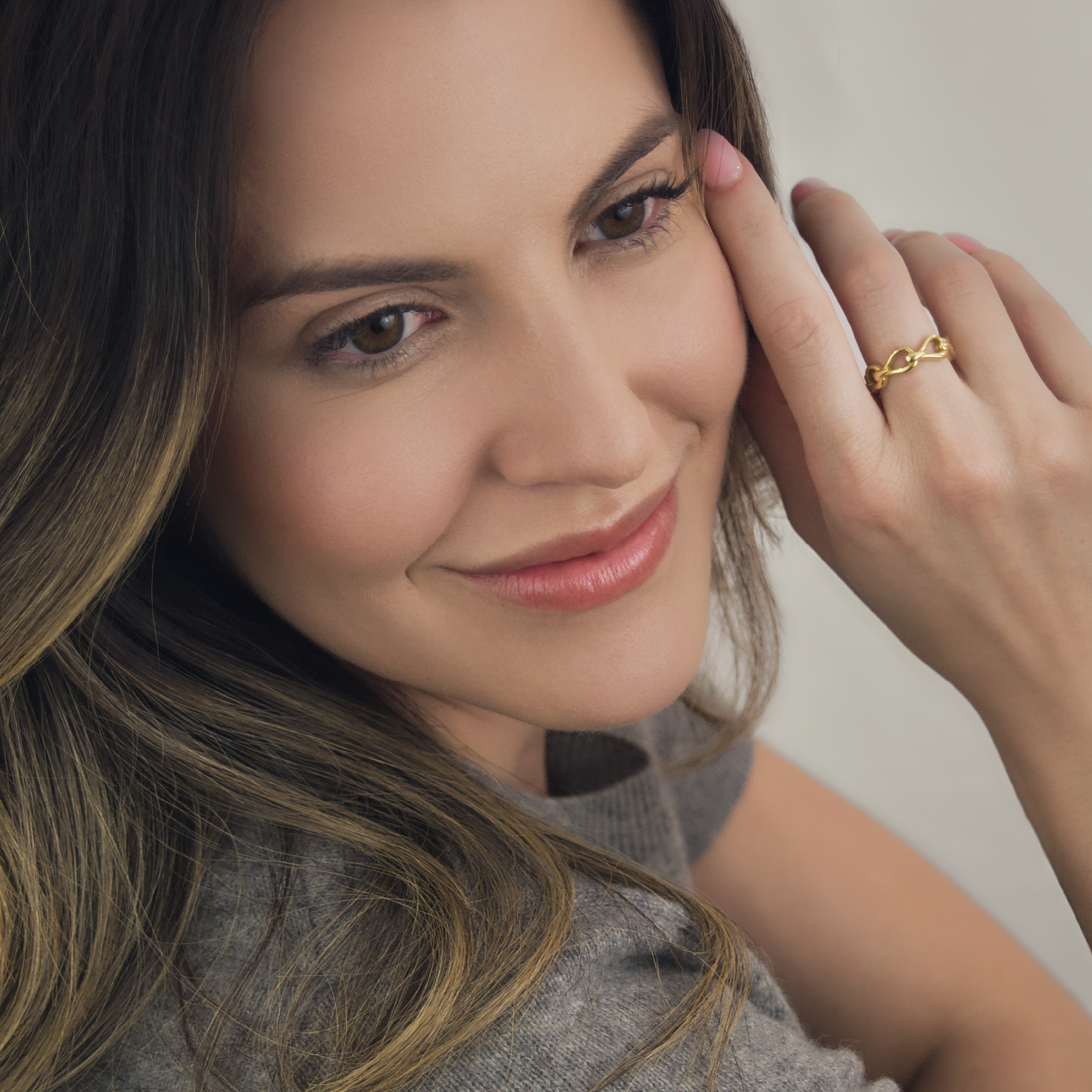 Harp Eternity Ring in 18K Gold
