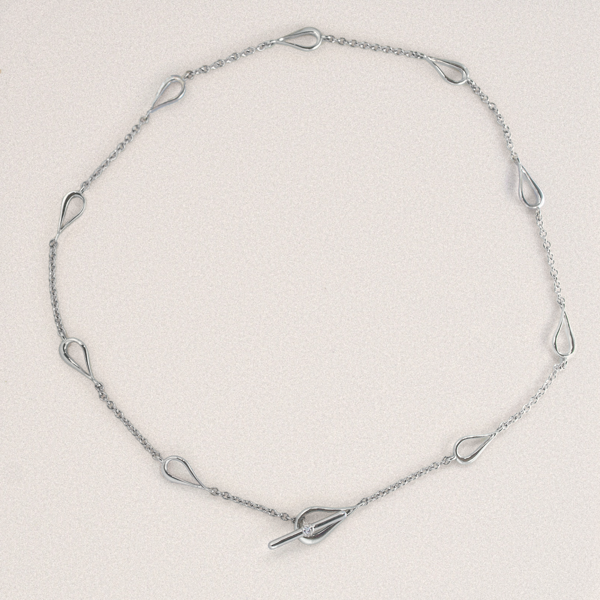 Harp Station Necklace in 18K Gold