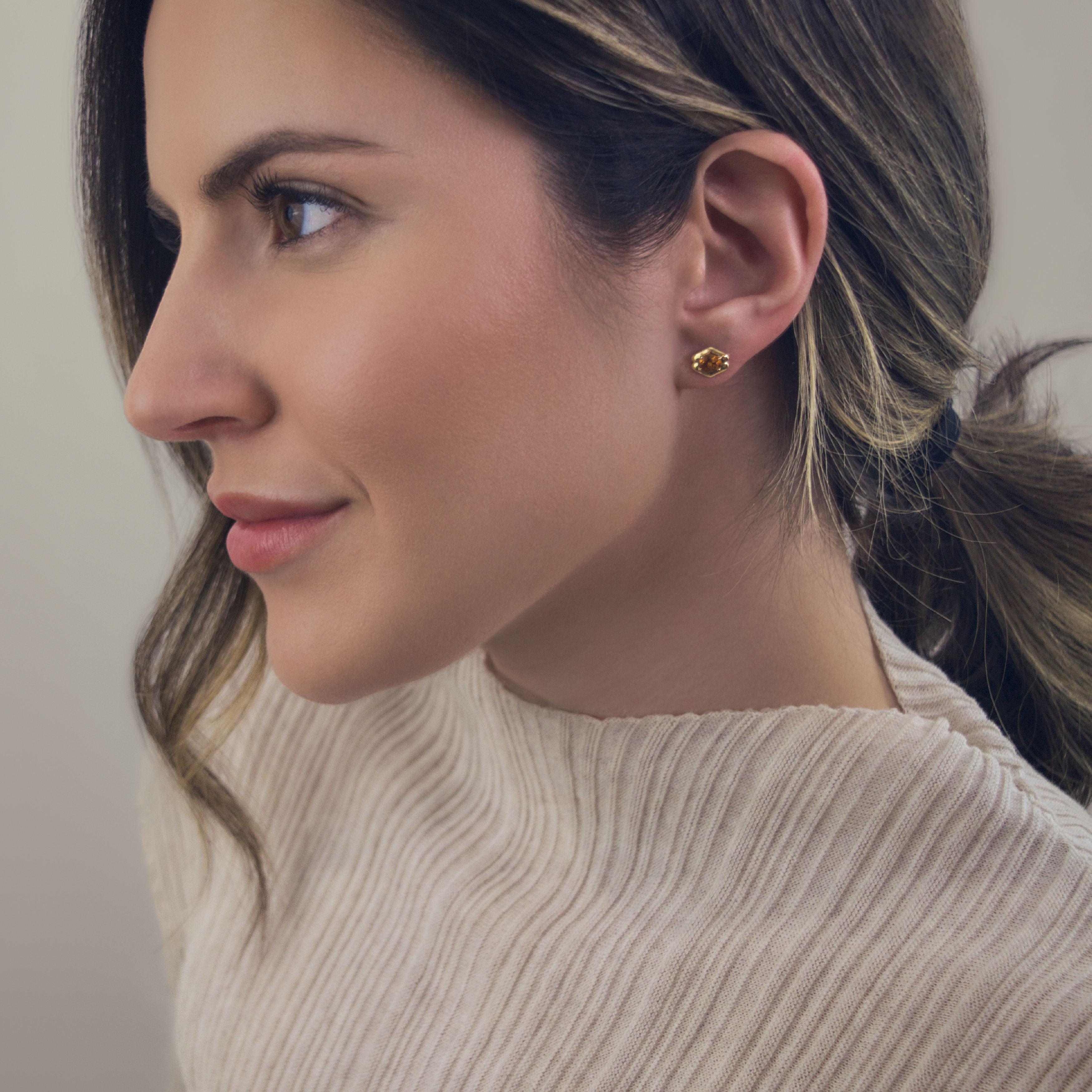 Quatreharp Gemstone Stud Earrings in 18K Gold