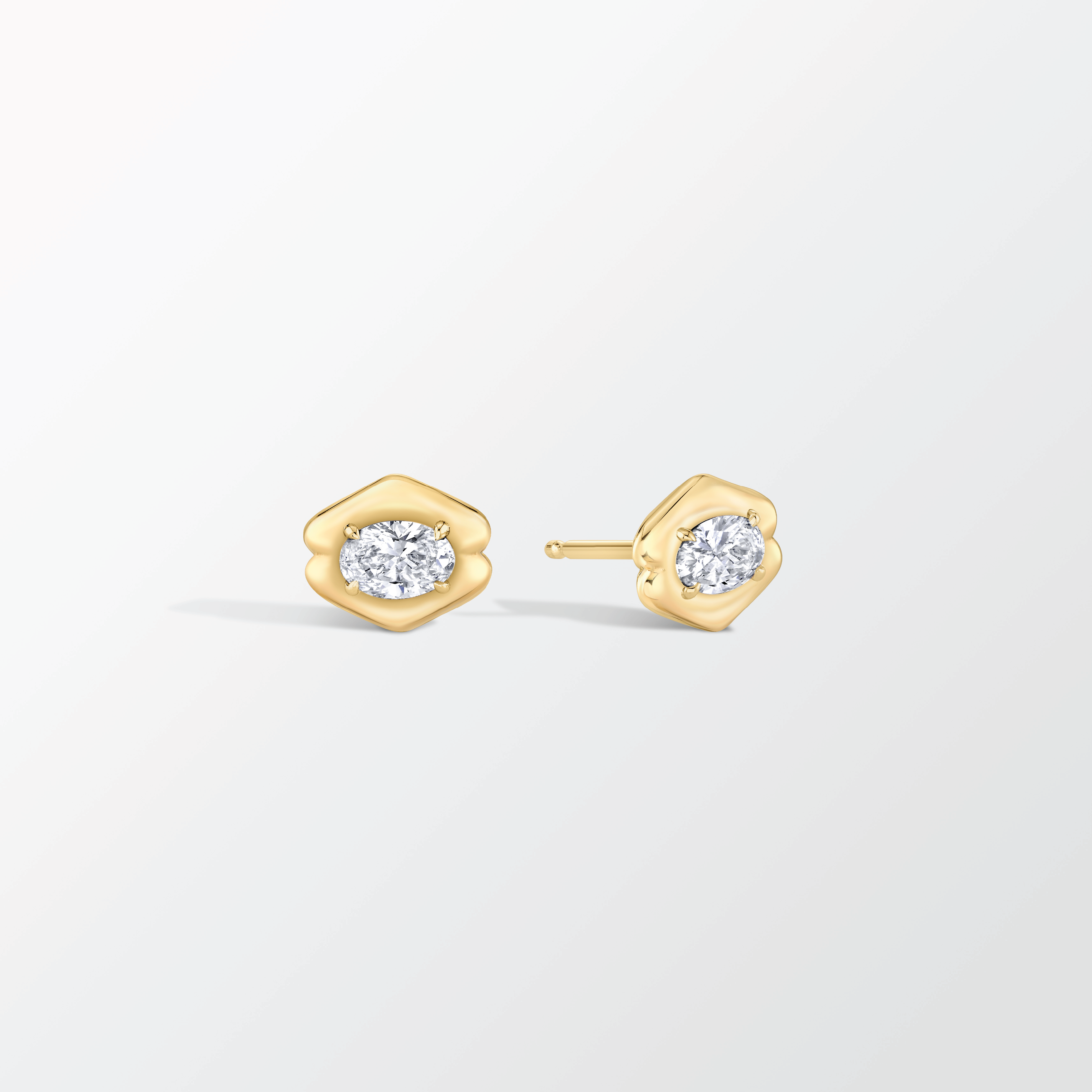 Quatreharp Diamond Stud Earrings in 18K Gold