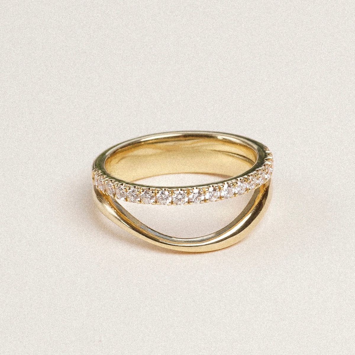 Silhouette Ring in 18K Gold